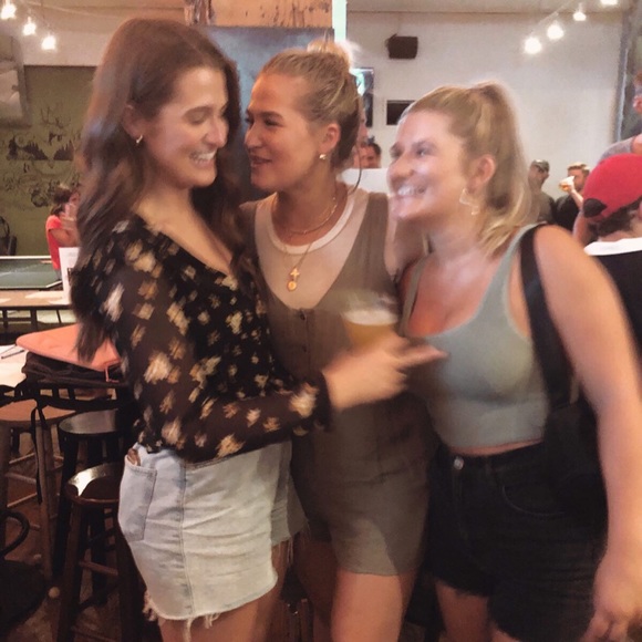 Meet your Posher, Amanda - Picture 1 of 1